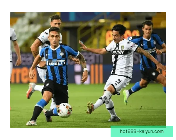 贝西克塔斯中场组织逐渐稳健，表现趋于稳定值得关注。